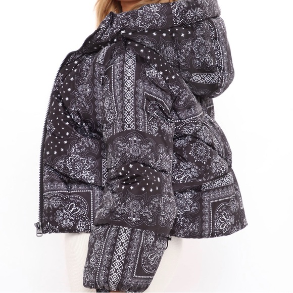 FASHION NOVA (Brand New) Paisley Puffer jacket - Picture 2 of 2